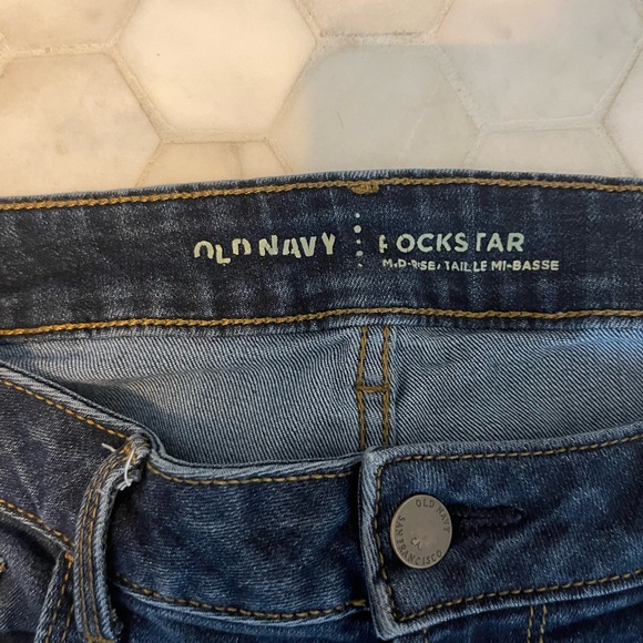 Mid rise skinny Old Navy jeans - Picture 2 of 3